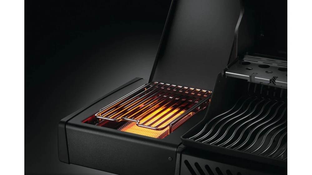 Napoleon Rogue Phantom RSE425RSIBPMK-1 Gas BBQ - Free Cover & Accessories - Image 5